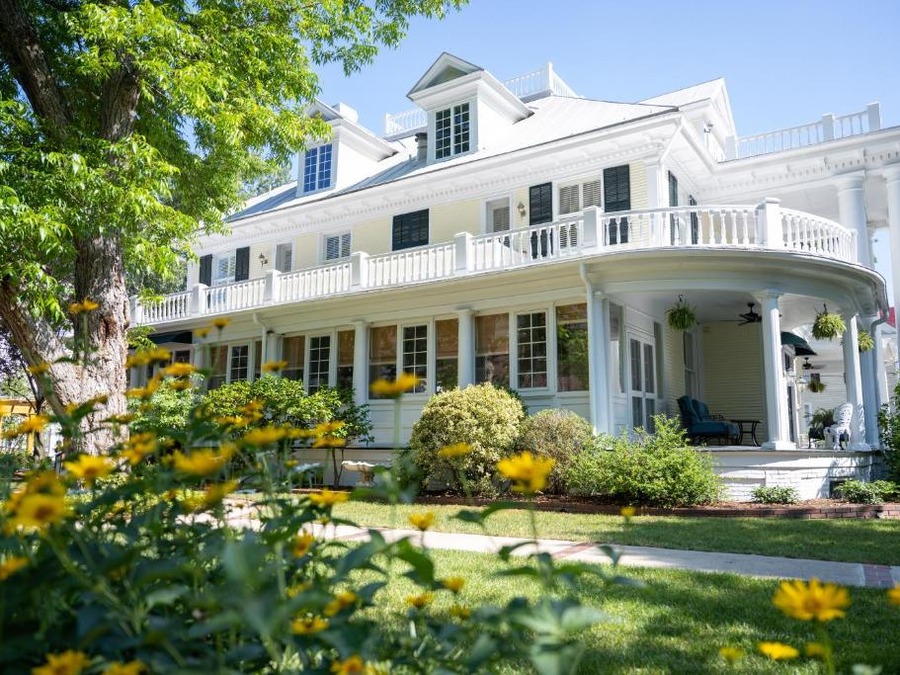 Historic lodging in downtown Edenton for groups and retreat guests